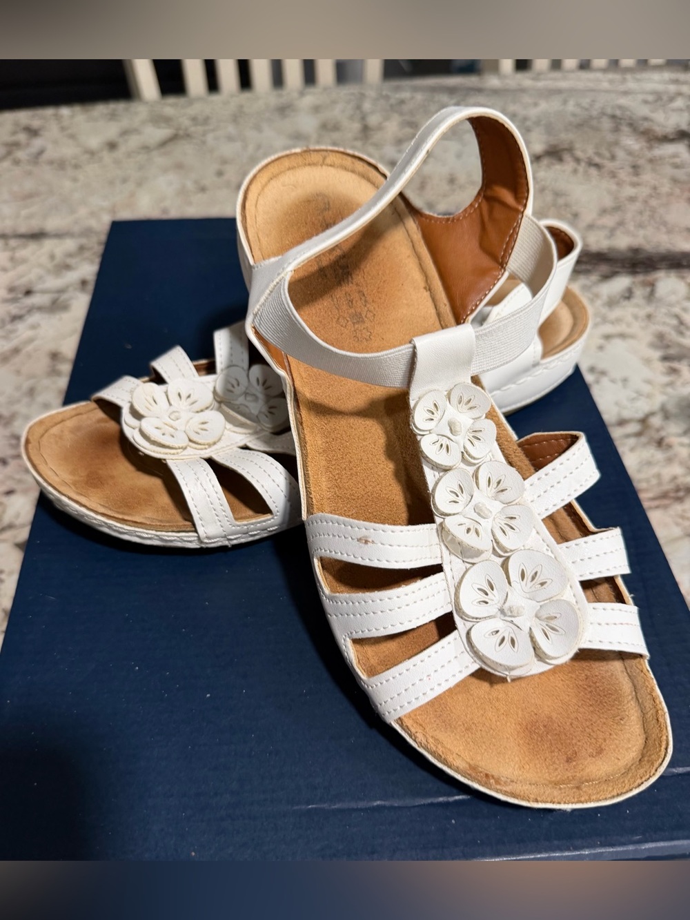 Women’s Flexus White Adele Euro Style Comfort Slip On T Strap 8.5 Sandals